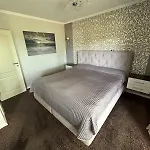 Apartment Stilvolle Im Zweifamilienhaus Mit Feldrandlage Und Zentraler Lage *