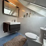 Stilvolle Im Zweifamilienhaus Mit Feldrandlage Und Zentraler Lage Apartment