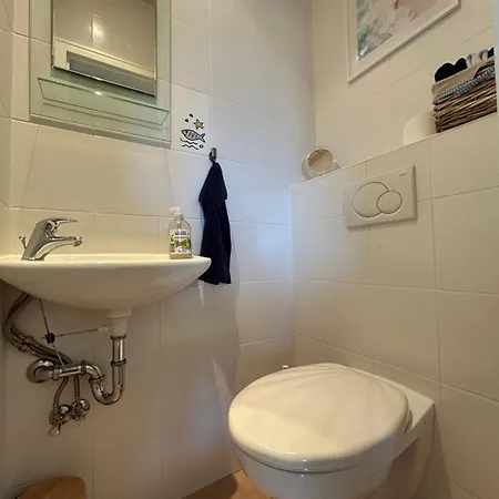 Stilvolle Im Zweifamilienhaus Mit Feldrandlage Und Zentraler Lage * Rodenbach (Main-Kinzig)