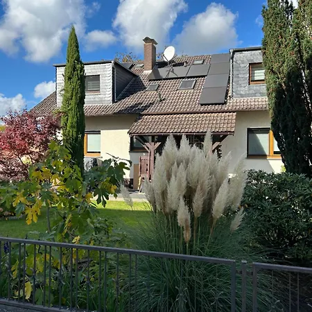 Stilvolle Im Zweifamilienhaus Mit Feldrandlage Und Zentraler Lage