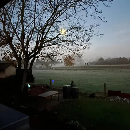 Stilvolle Im Zweifamilienhaus Mit Feldrandlage Und Zentraler Lage Rodenbach (Main-Kinzig)