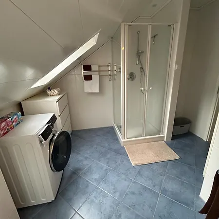 Stilvolle Im Zweifamilienhaus Mit Feldrandlage Und Zentraler Lage Rodenbach (Main-Kinzig)