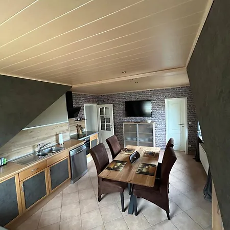 Stilvolle Im Zweifamilienhaus Mit Feldrandlage Und Zentraler Lage * Rodenbach (Main-Kinzig)