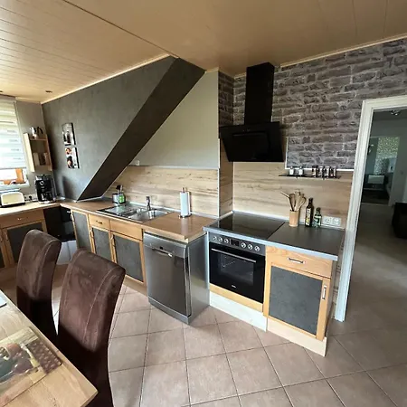 Stilvolle Im Zweifamilienhaus Mit Feldrandlage Und Zentraler Lage Apartamento *